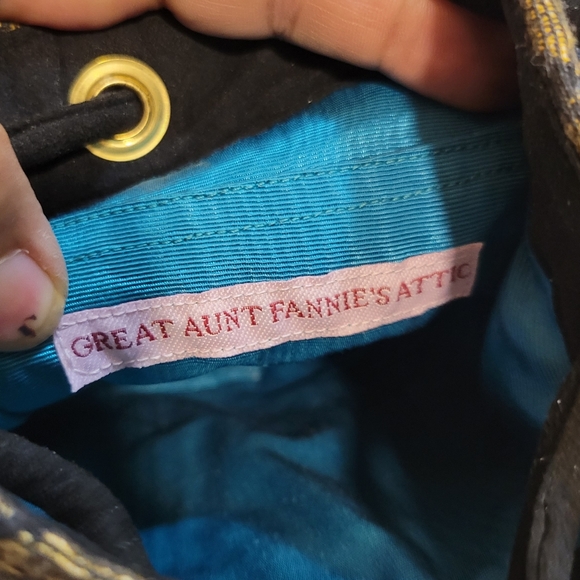 Great Aunt Fannie's Attic Mini Carpet Bag Fabric Bucket Bag - Picture 6 of 6